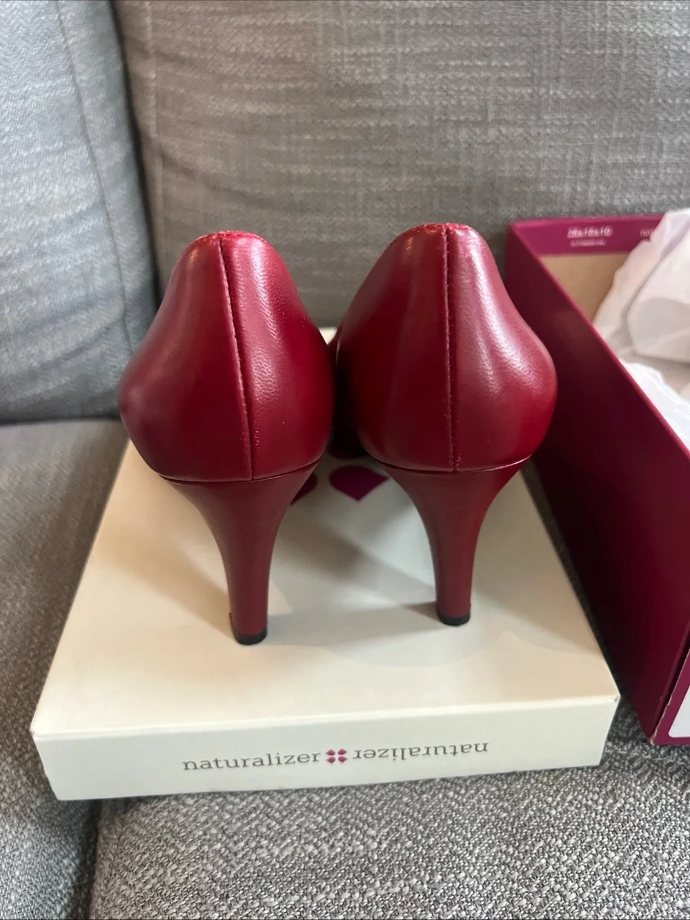Naturalizer classic pumps